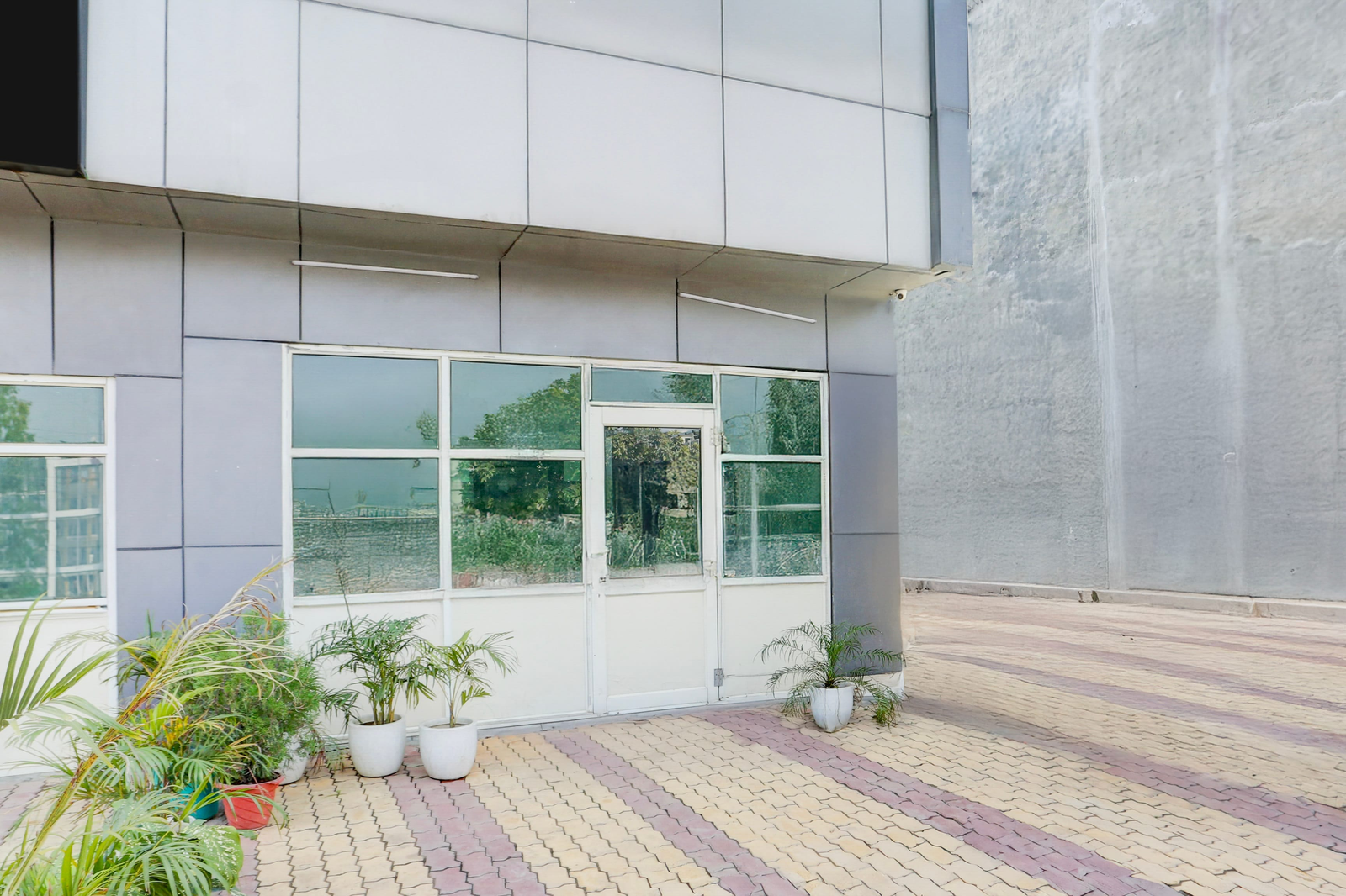 super hotel o lohgarh road zirakpur formerly jb plaza