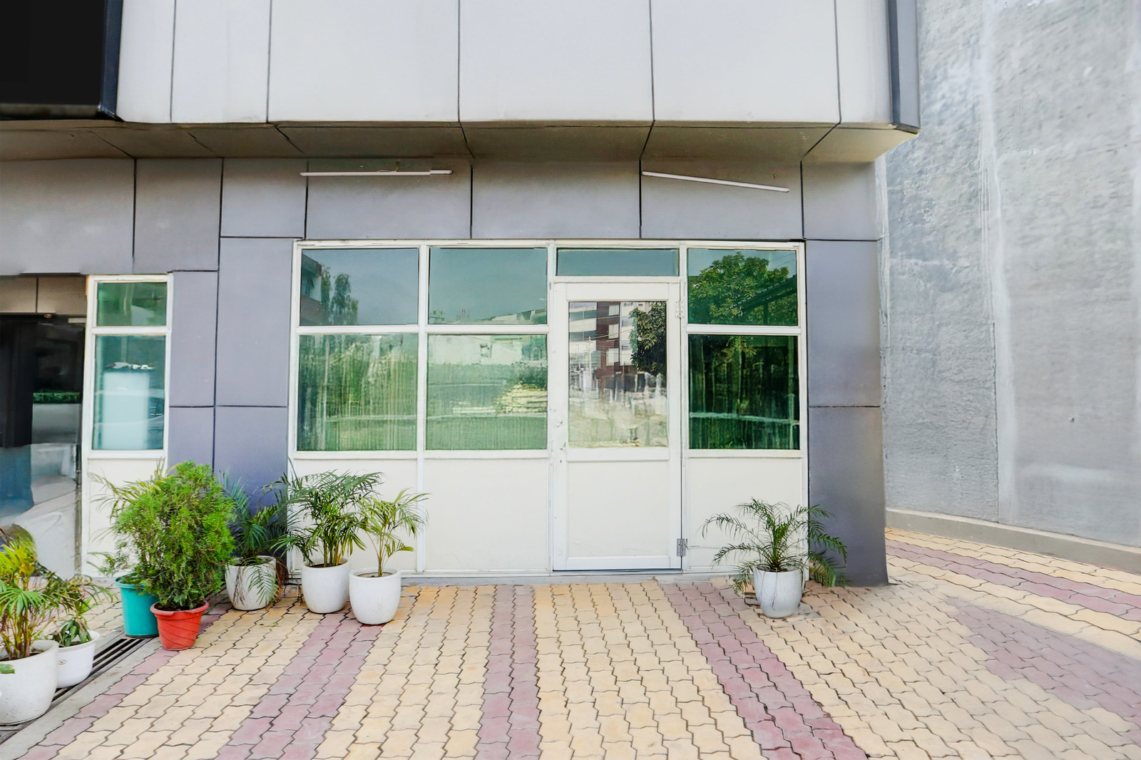 super hotel o lohgarh road zirakpur formerly jb plaza