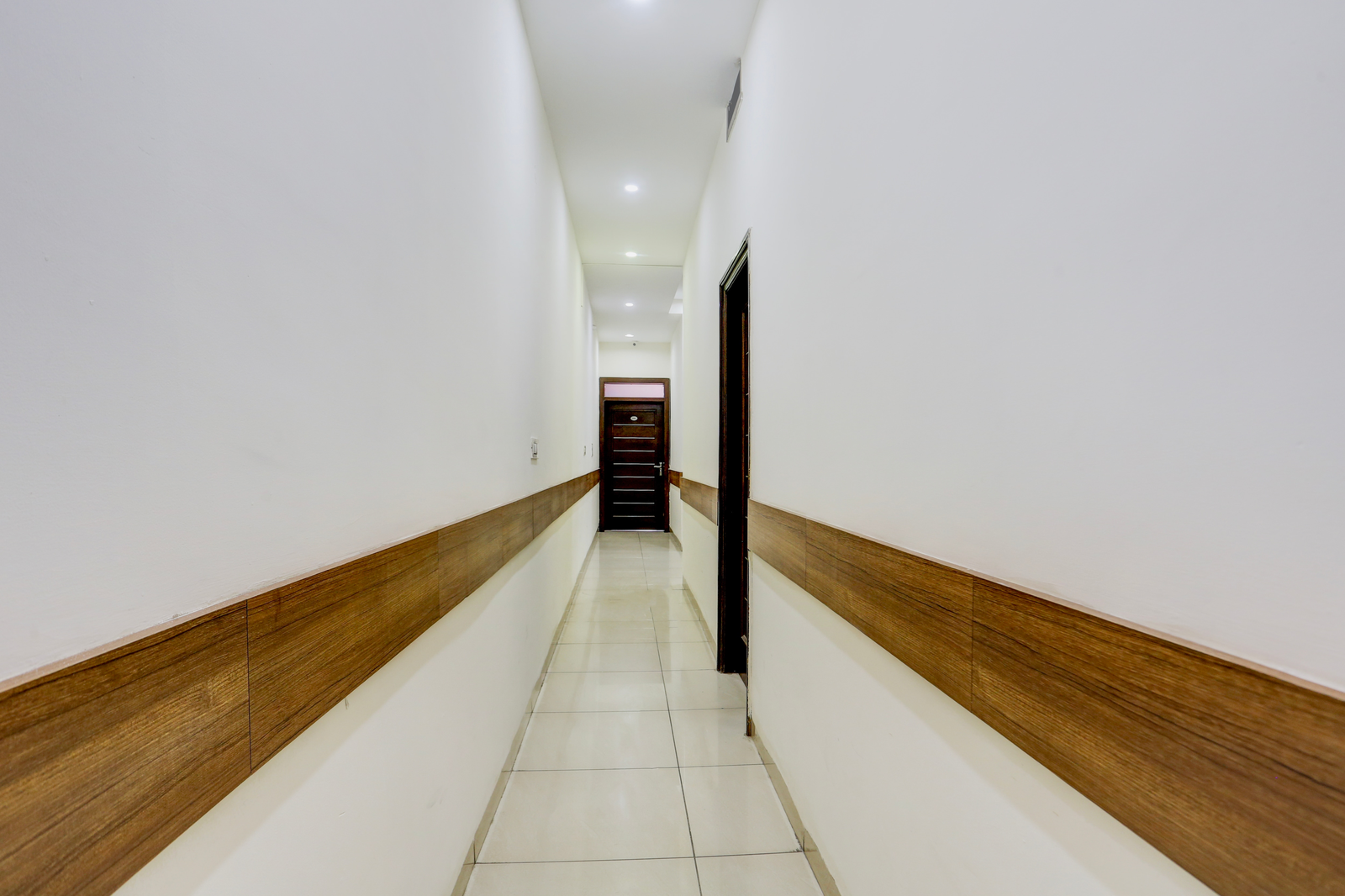 super hotel o lohgarh road zirakpur formerly jb plaza