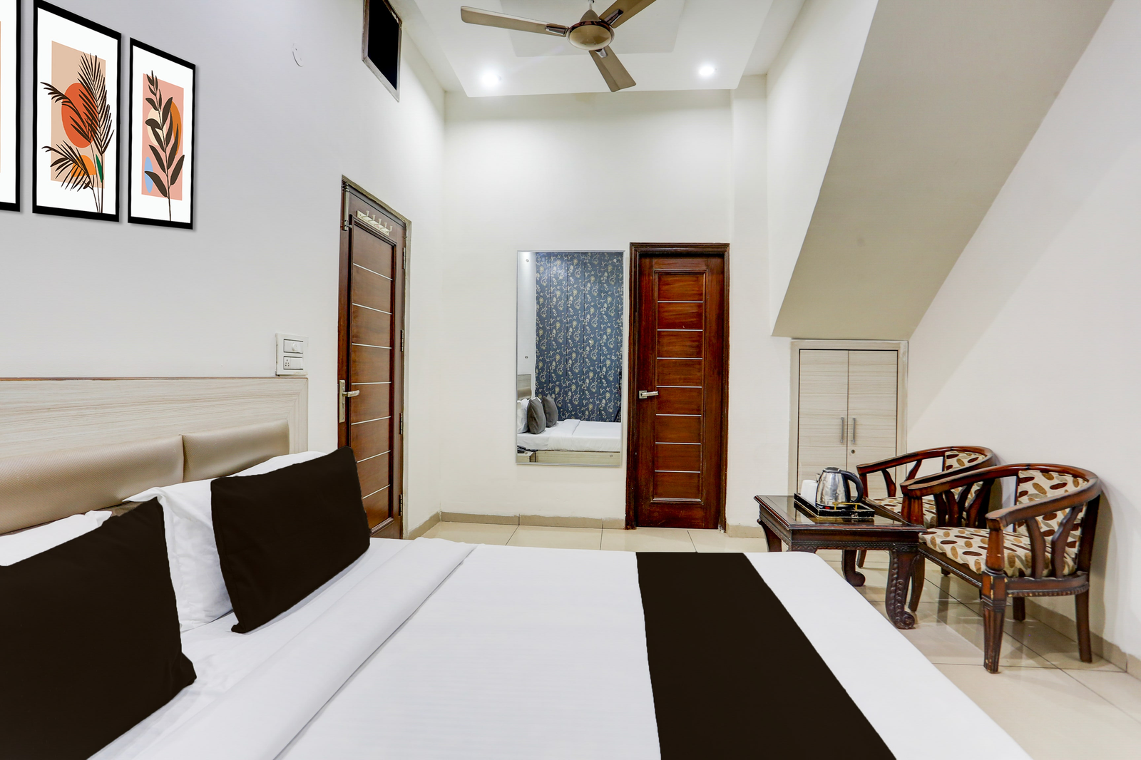 super hotel o lohgarh road zirakpur formerly jb plaza