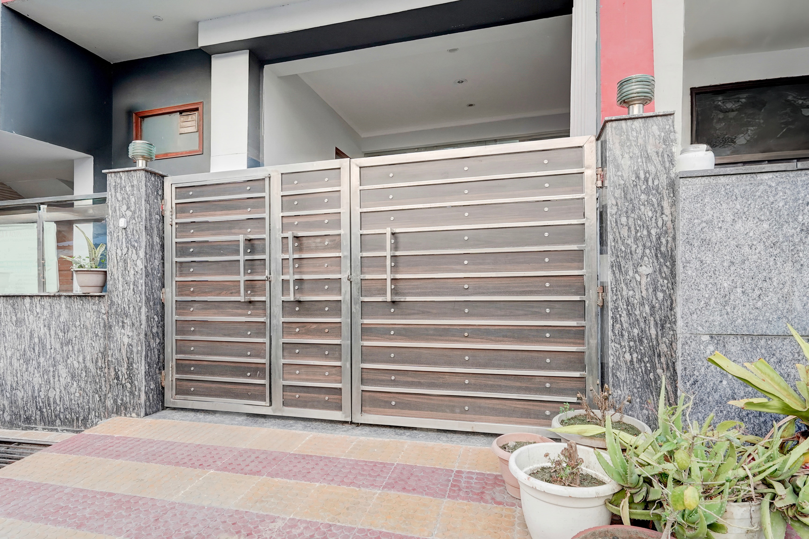 Collection O Sector 20 Noida,,3 star