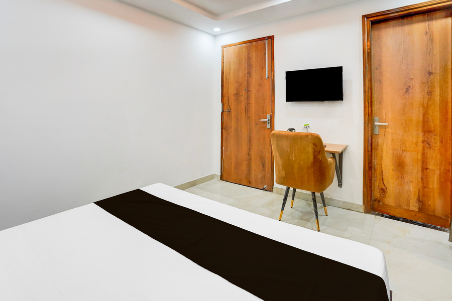 super townhouse sector 143b noida