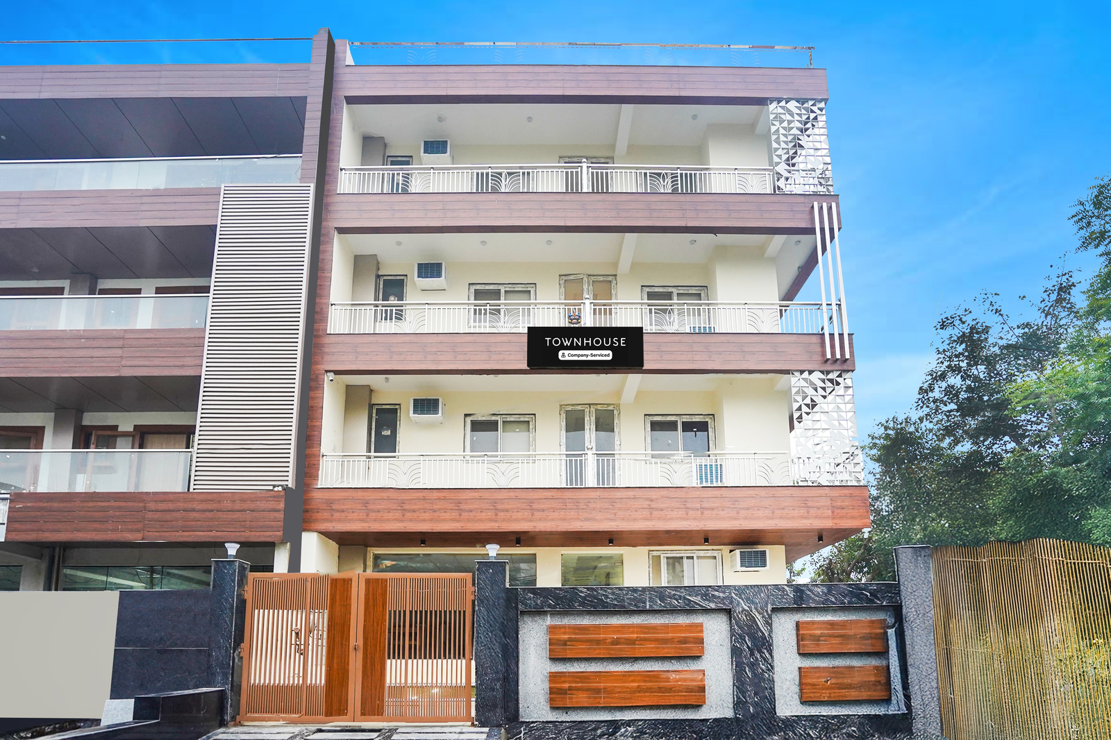 Super Townhouse Sector 121 Noida,,4 star