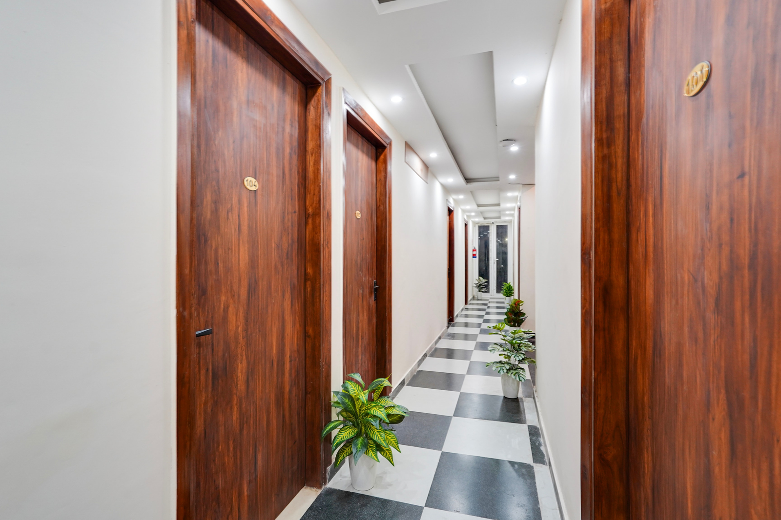 super townhouse sector 121 noida