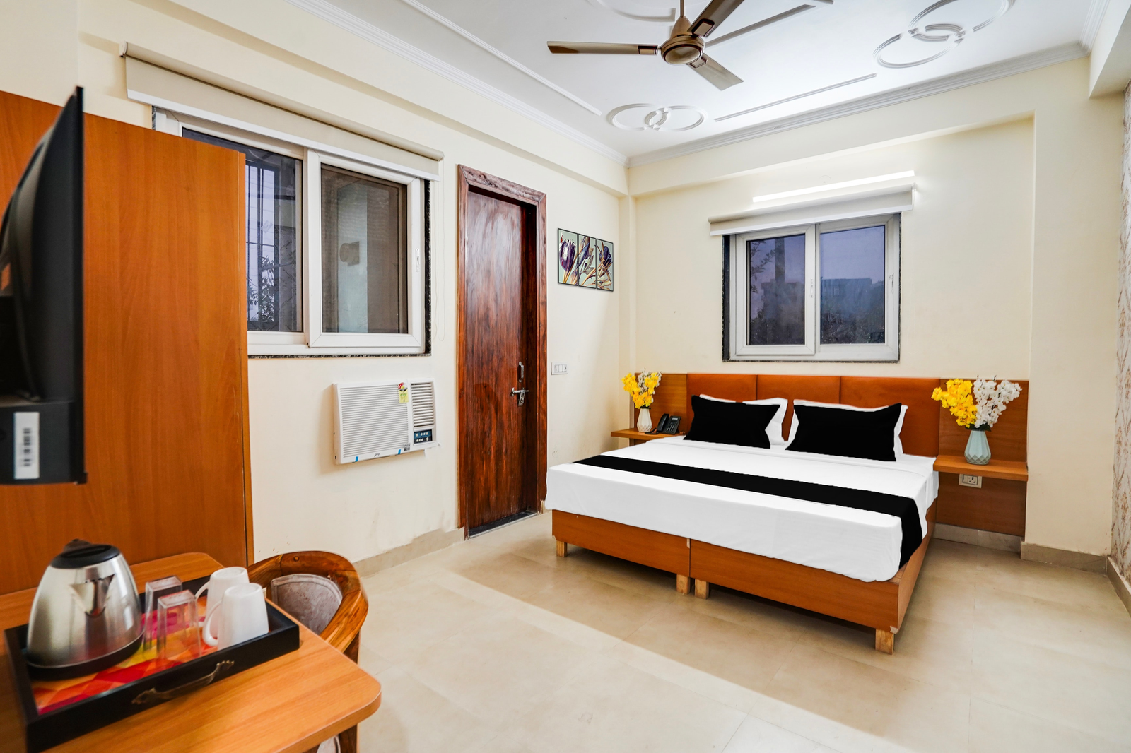 super townhouse sector 121 noida