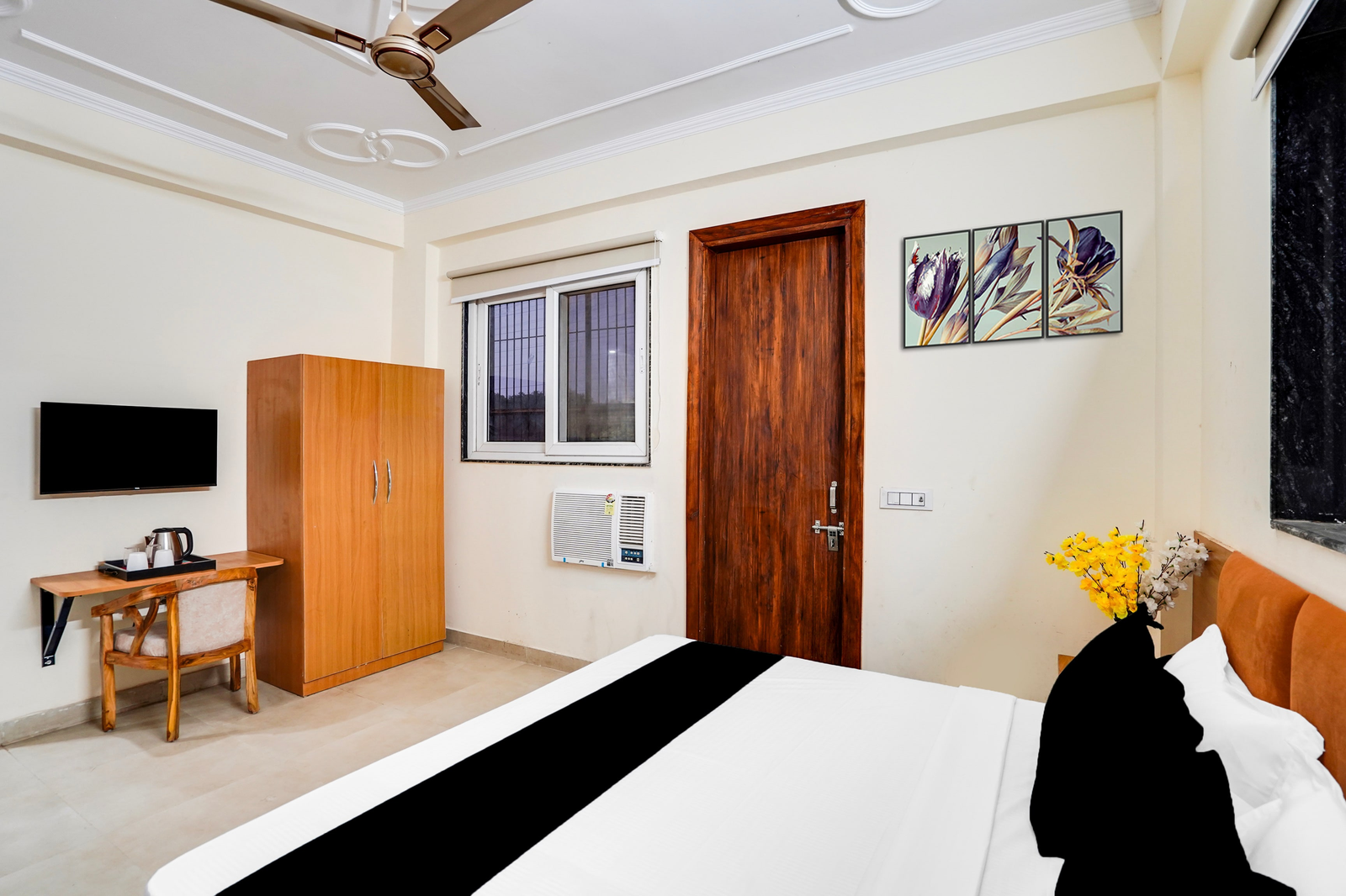super townhouse sector 121 noida