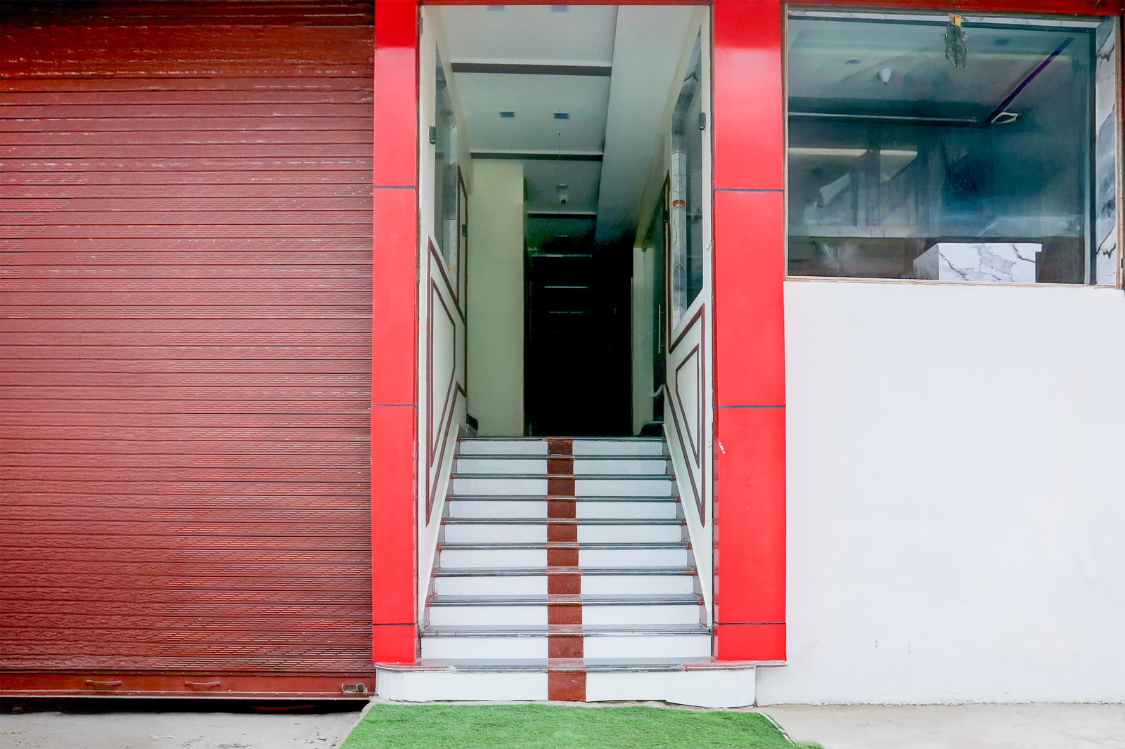 Hotel O Om Prakash Sabhasad Nagar,,3 star