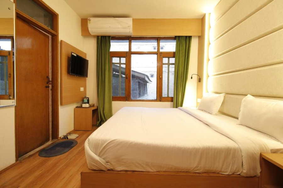 townhouse oak isbt formerly the hotel horizon