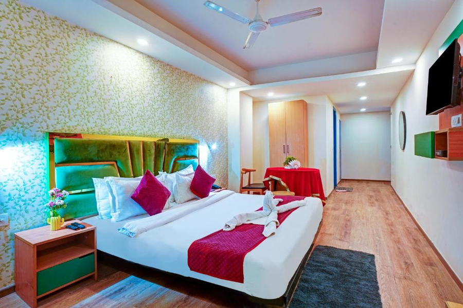 hotel aerostar grand at yashobhoomi convention center