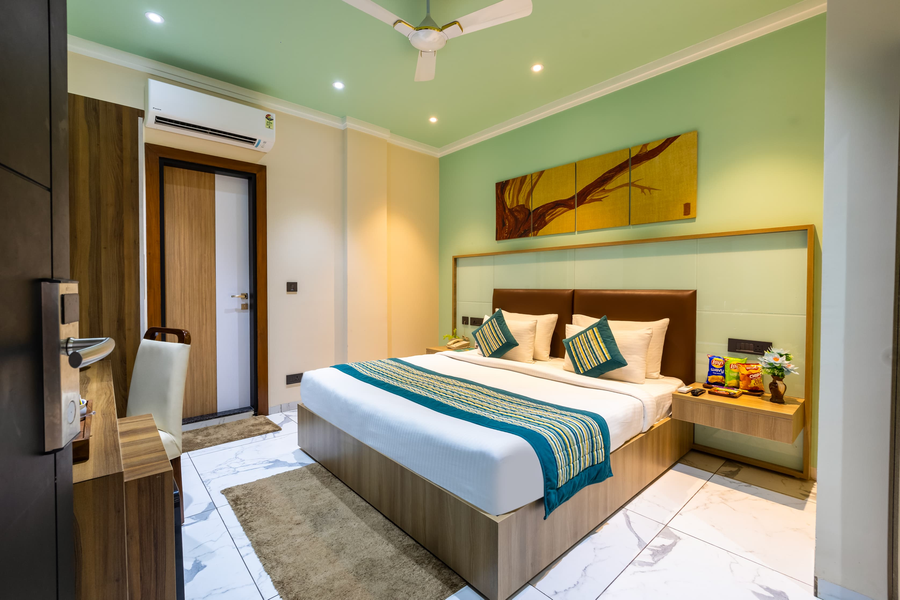 the sm hotel by rmr hotels