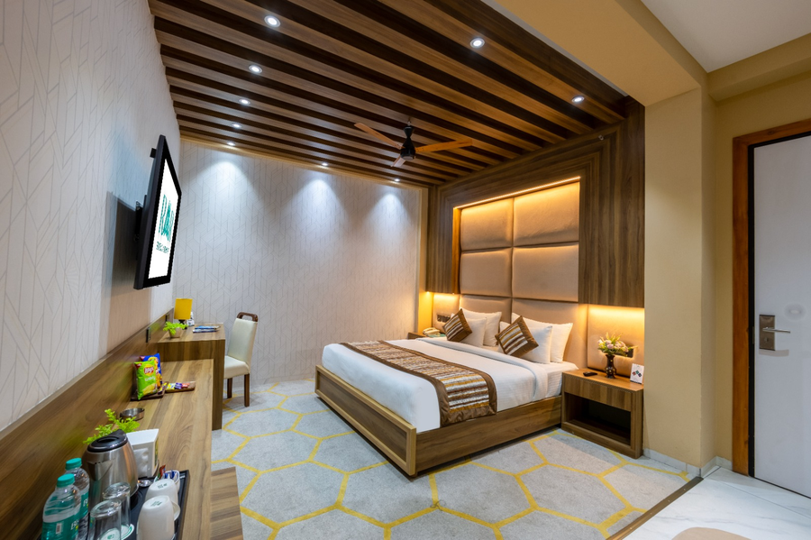 the sm hotel by rmr hotels