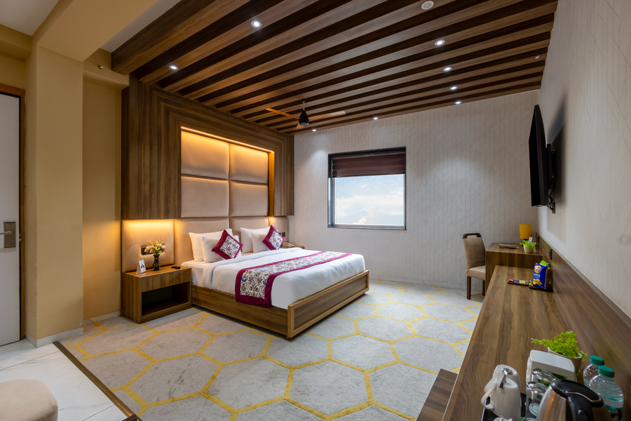 the sm hotel by rmr hotels
