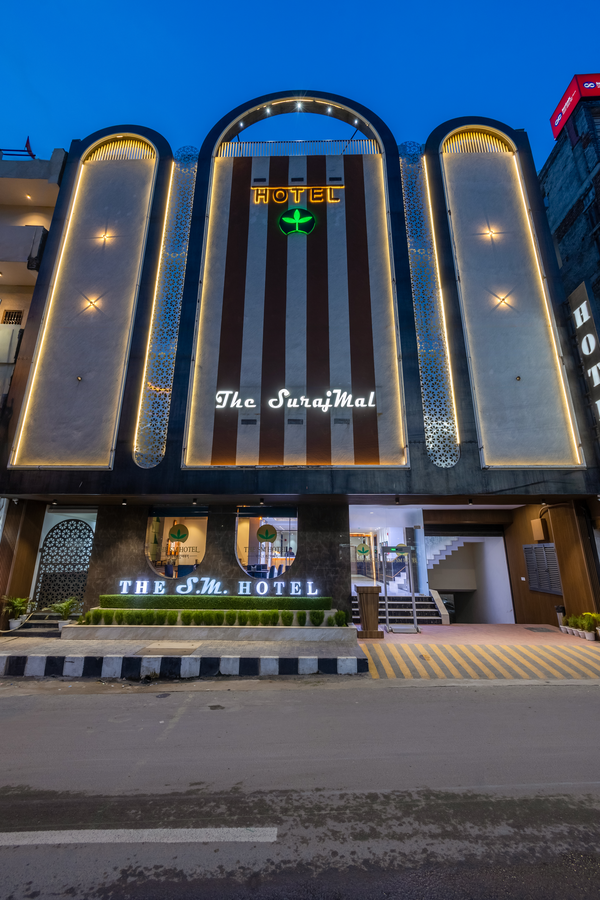 the sm hotel by rmr hotels