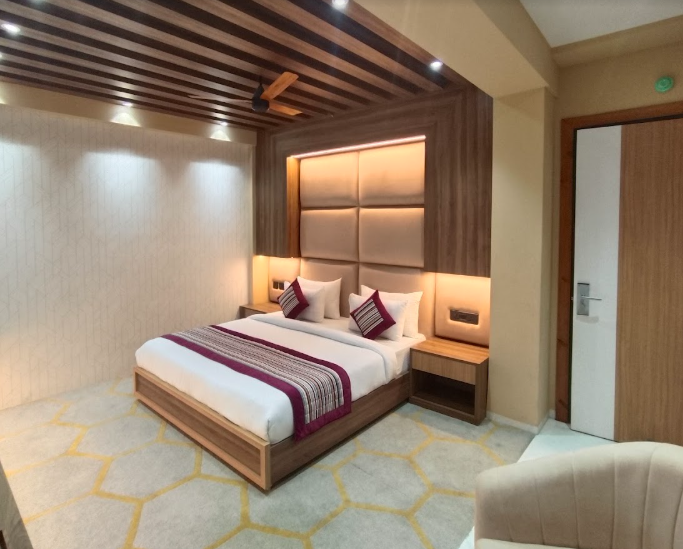 the sm hotel by rmr hotels