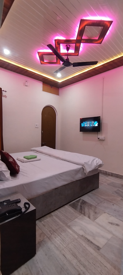 Shree Guest House,,3 star