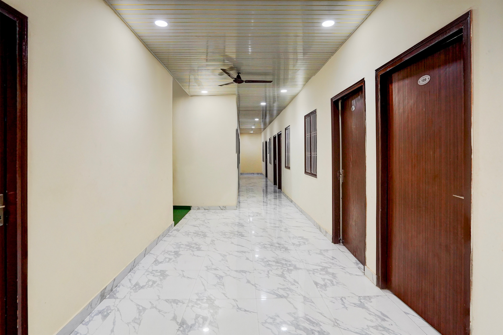 Super Collection O Govind Vihar Matiyari Formerly Saffron,Snac2,3 star