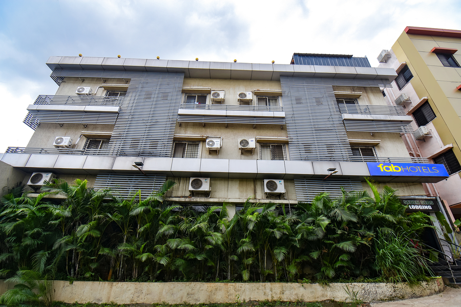 Via Seven Seas,,3 star