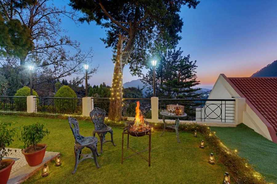8Fold-Pinecrest By Larisa,Bhowali Bhimtal Road,3 star