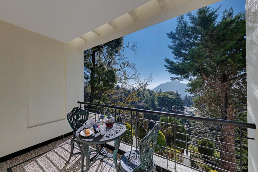 8fold pinecrest by larisa