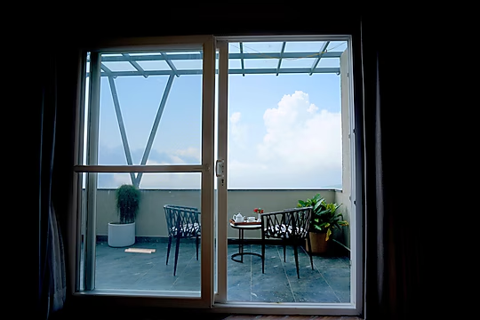 q nest hotel cloud end lansdowne