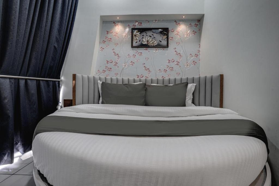 hotel paris plaza