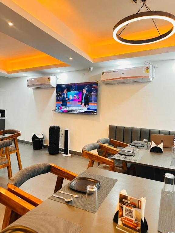 k7 hotel and restaurant