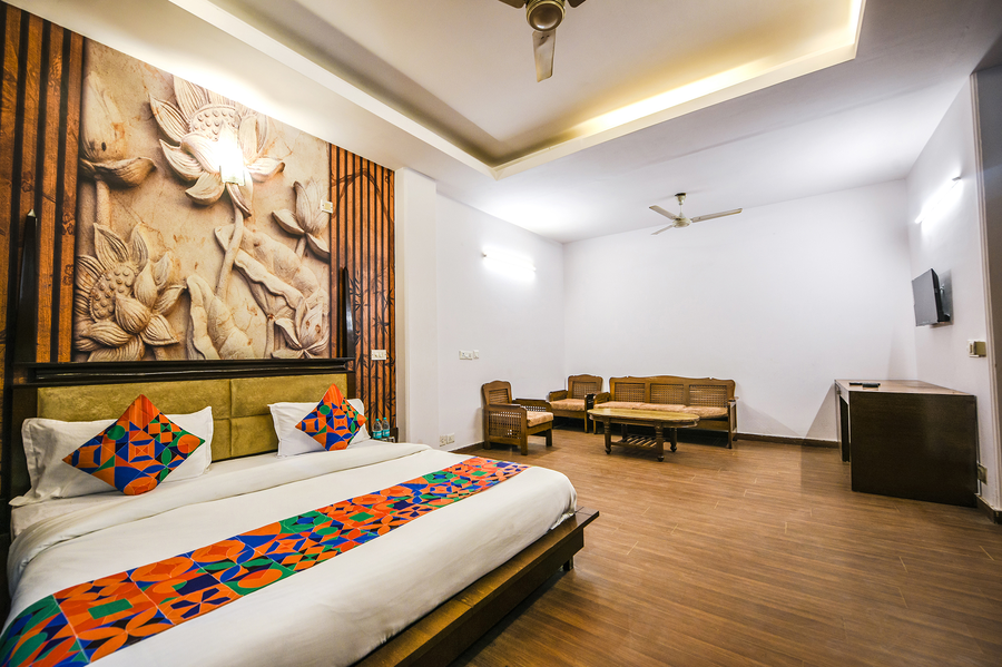 Fabexpress Sunrise Villa,Okhla Industrial Area, New Delhi,3 star