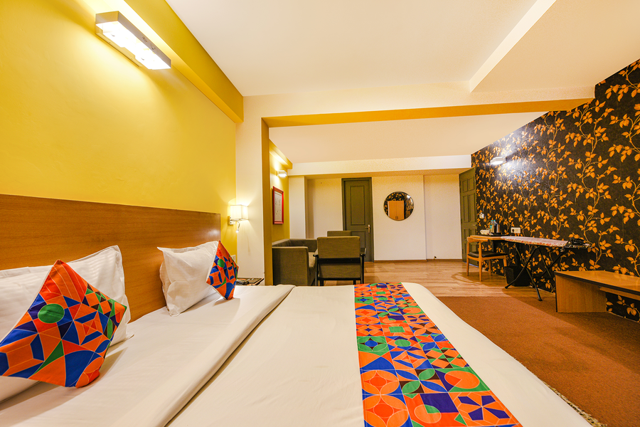 fabhotel old maple leaf