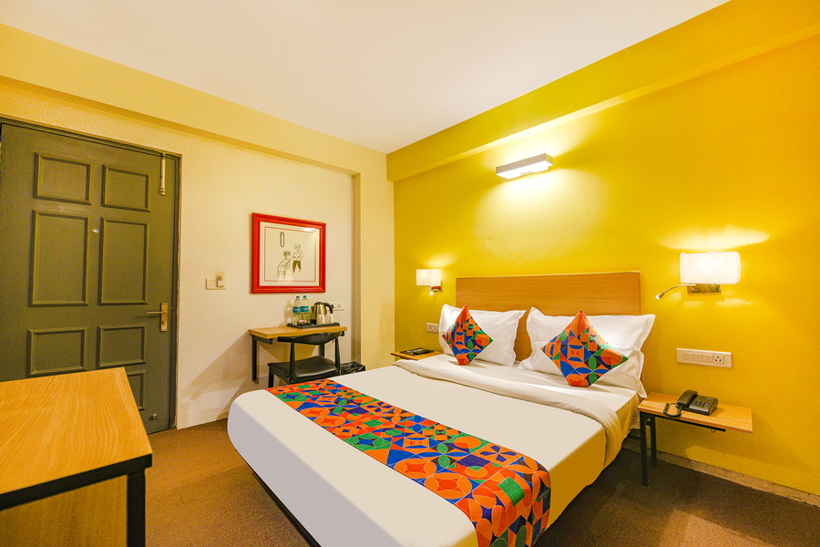 fabhotel old maple leaf