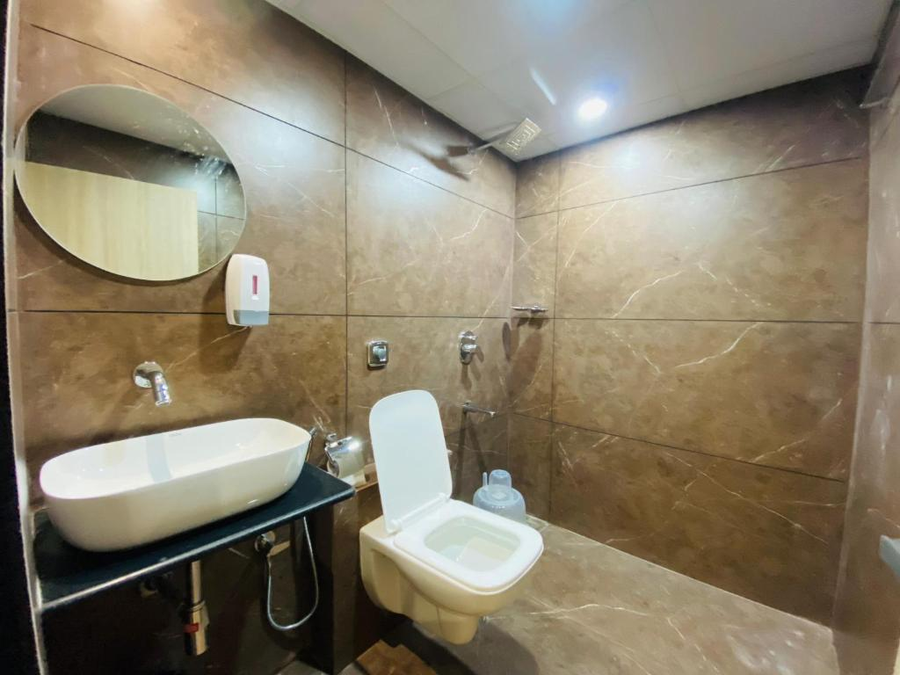 new riza by glitz hotels