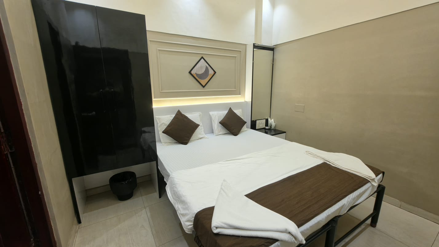 Lotus Rooms,,2 star