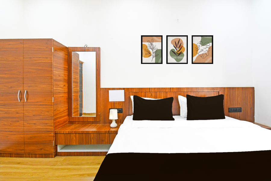 hotel o mana camp near airport