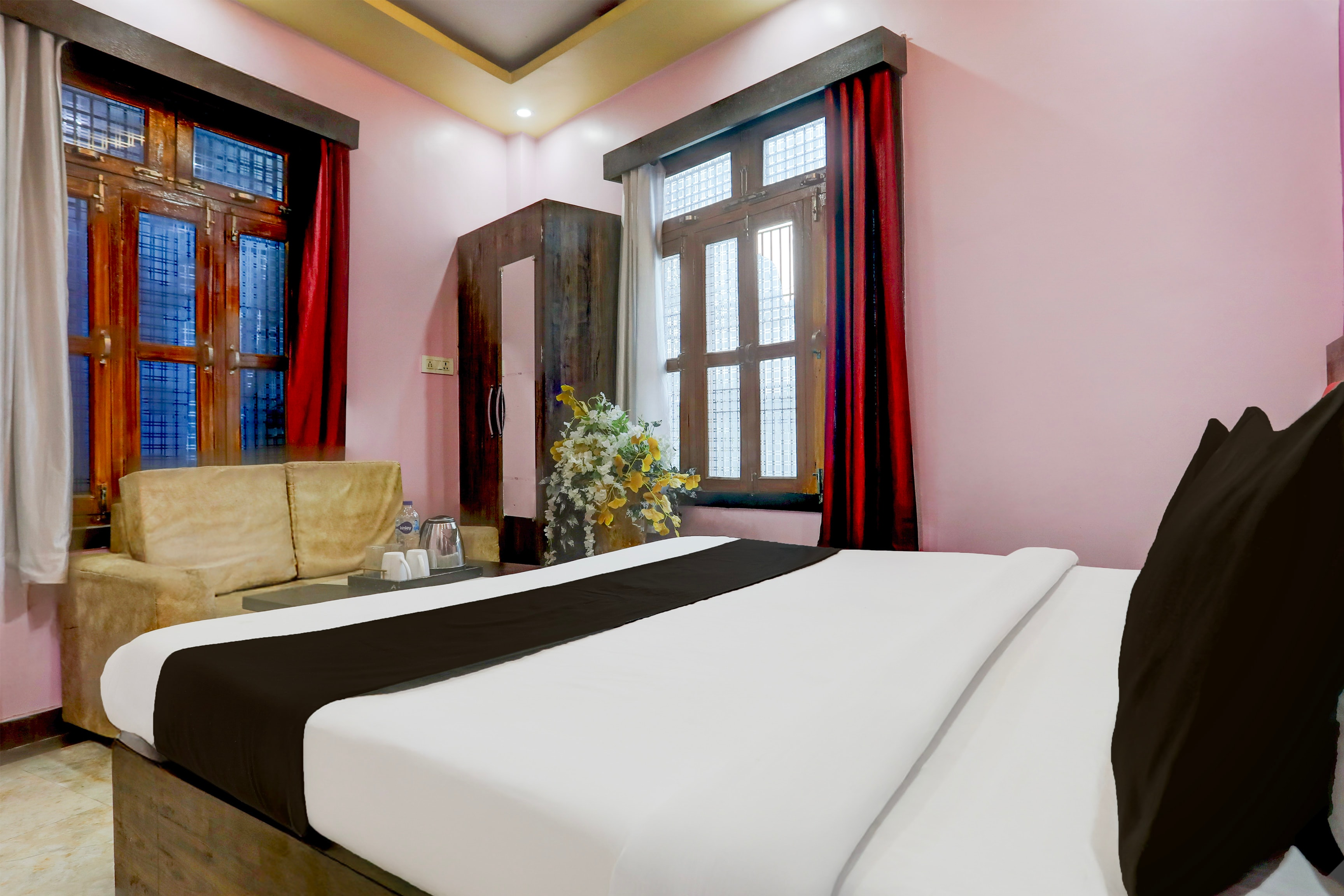 Super Hotel O Amhat Sultanpur City,,3 star