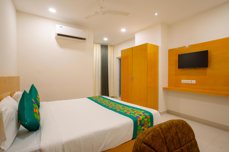 treebo the living tree khairatabad