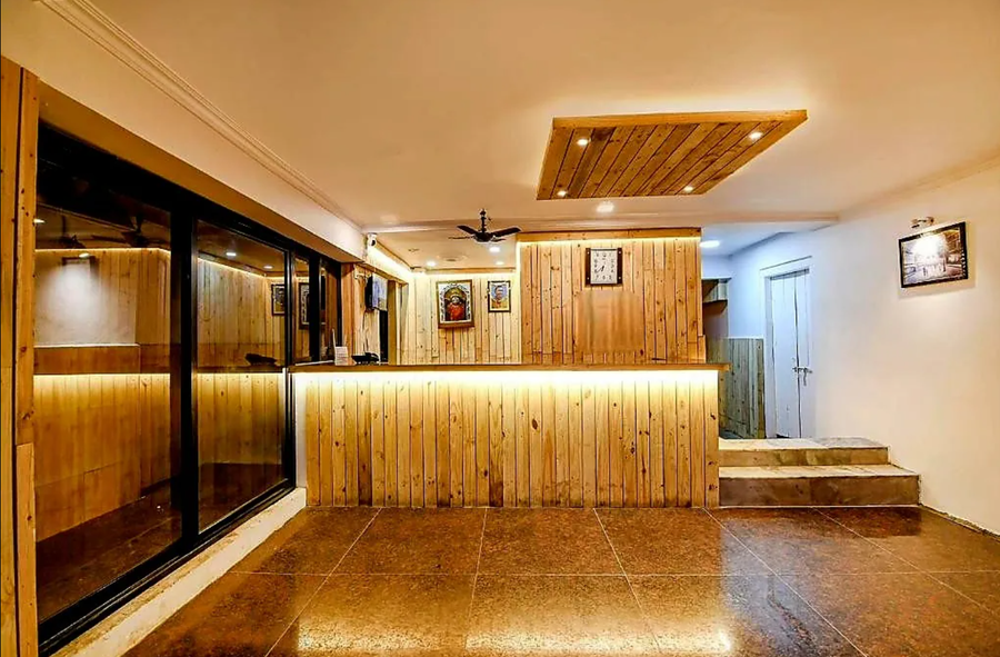 The Golden Orchid,Kalighat,2 star