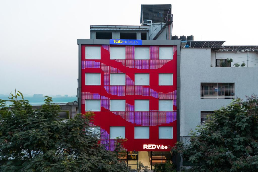 Fabhotel Red Vibe,,3 star