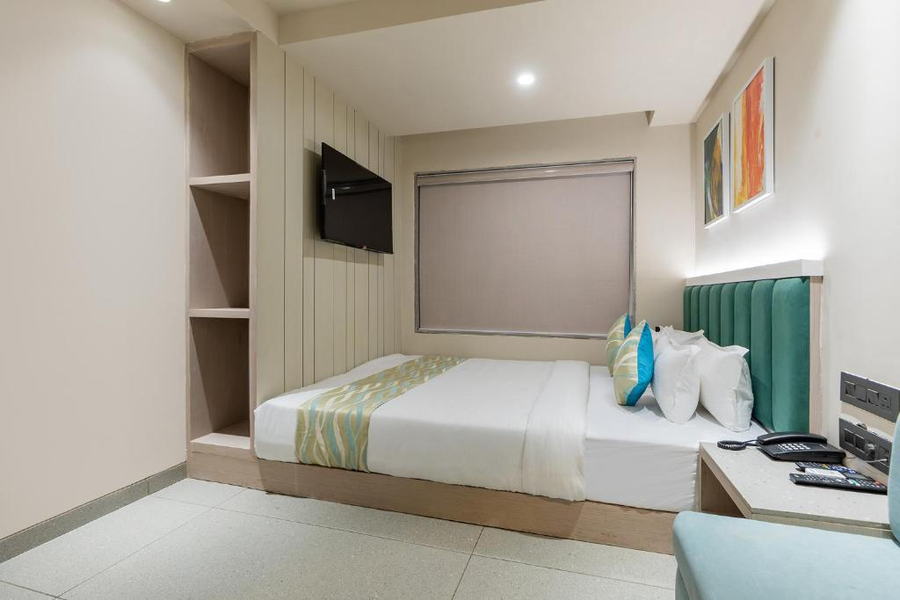 Fabhotel Red Vibe,,3 star