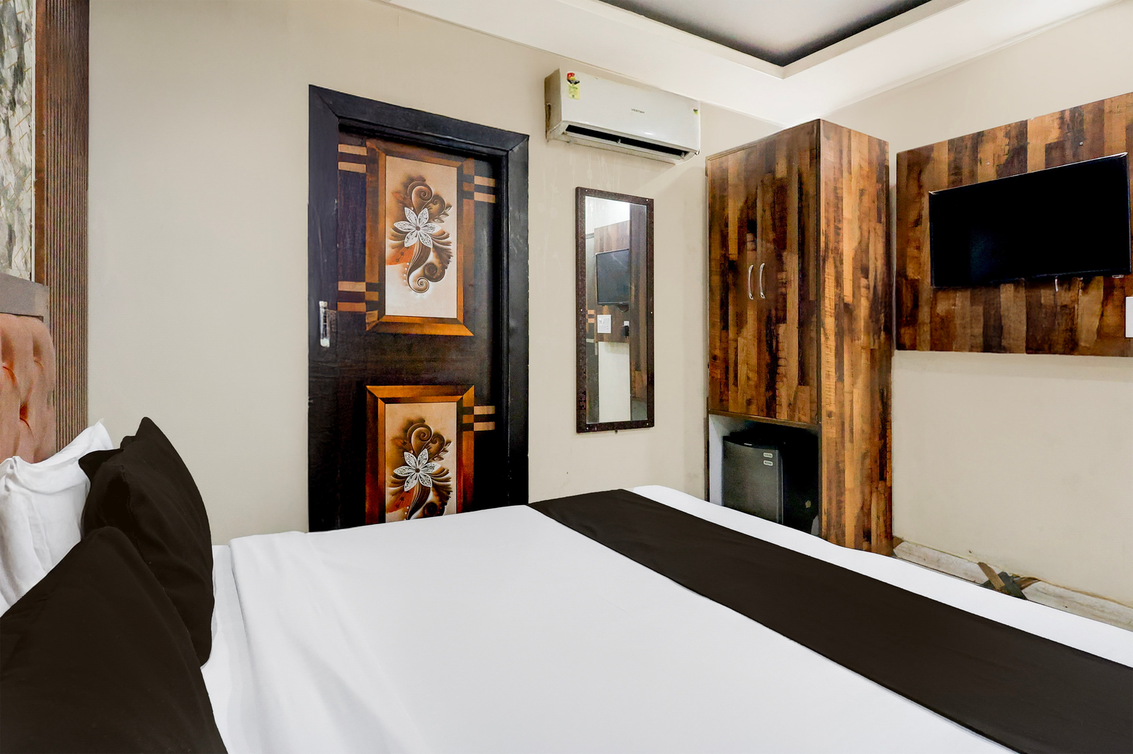 townhouse esic medical college faridabad formerly royal mountain