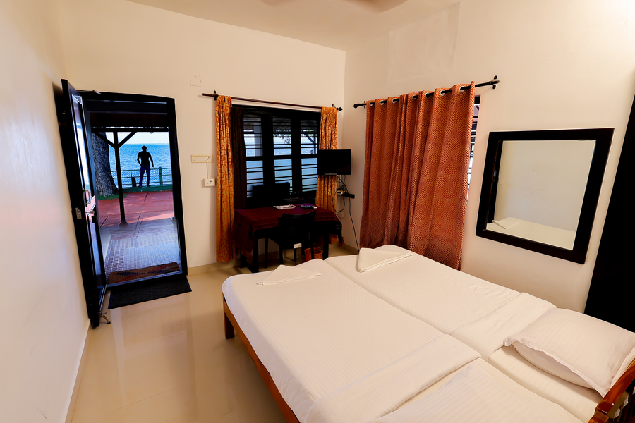illikkalam lakeside cottages