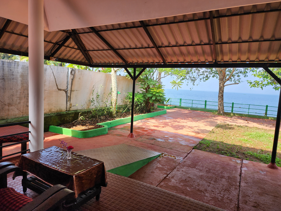 illikkalam lakeside cottages