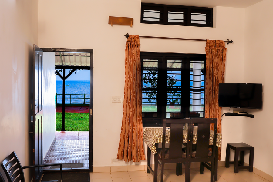 illikkalam lakeside cottages