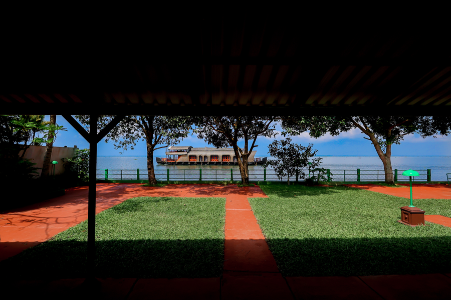illikkalam lakeside cottages
