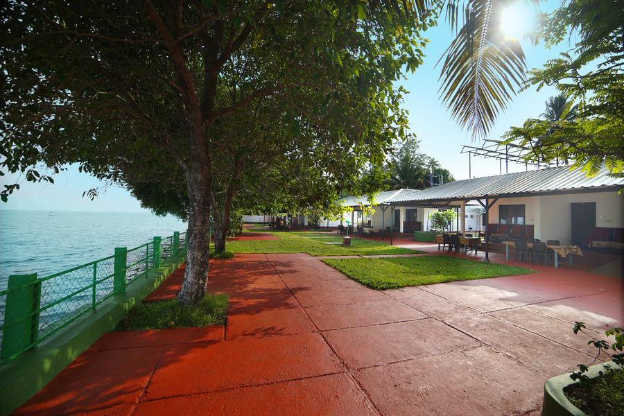 illikkalam lakeside cottages