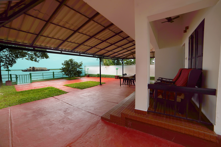 illikkalam lakeside cottages