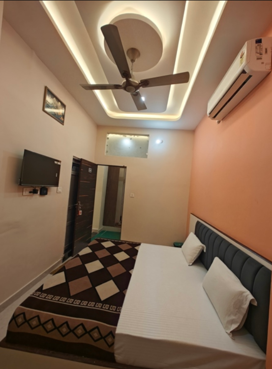 hotel pink city