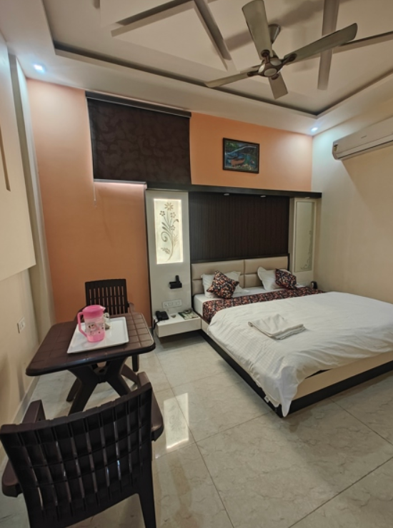 hotel pink city
