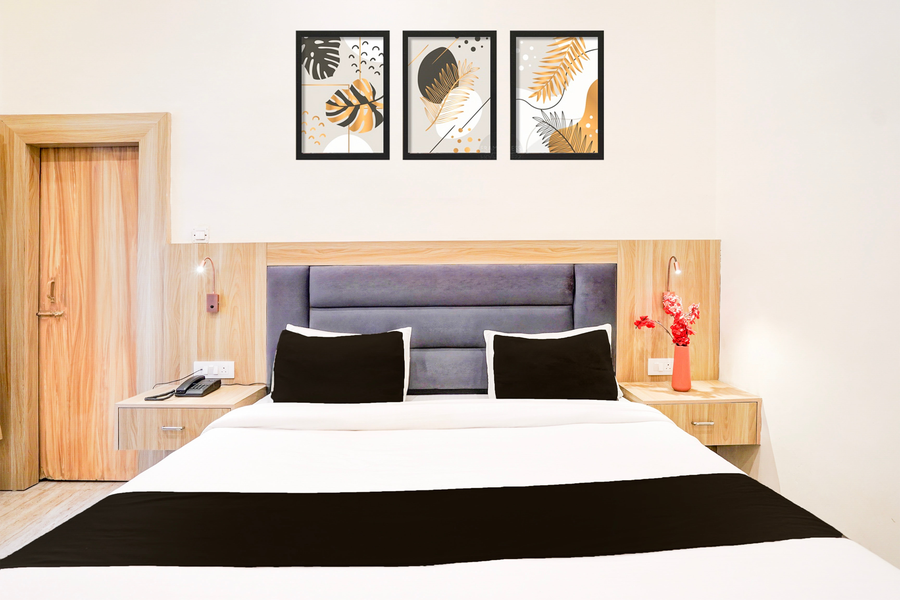 super hotel o tyagi road near railway station