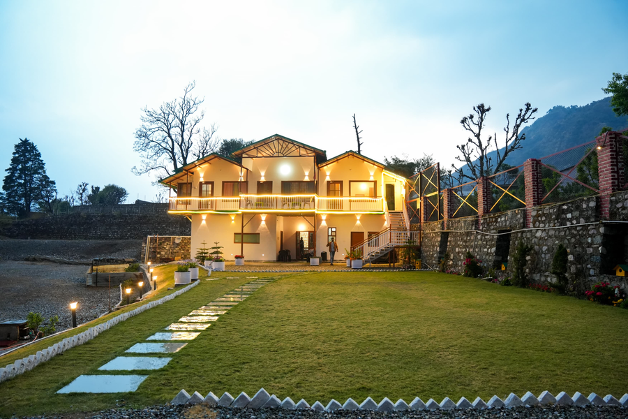 Monal Meadows,,4 star