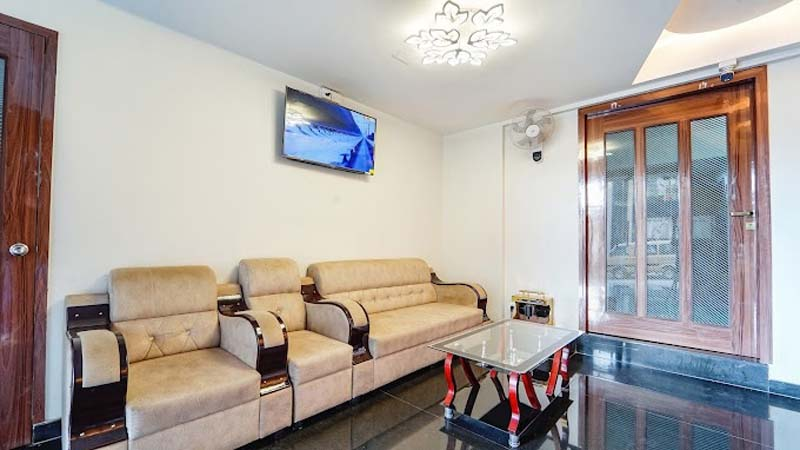 fabhotel ellegant inn