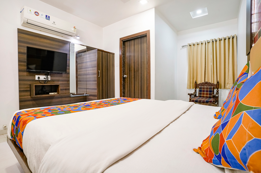 fabhotel ratna palace